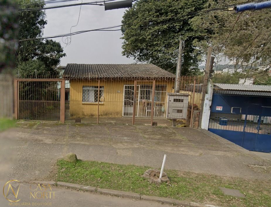 Casa à venda com 3 quartos, 140m², 3 vagas, Rua Tenente Ary Tarrago no bairro Jardim Itu em Porto Alegre