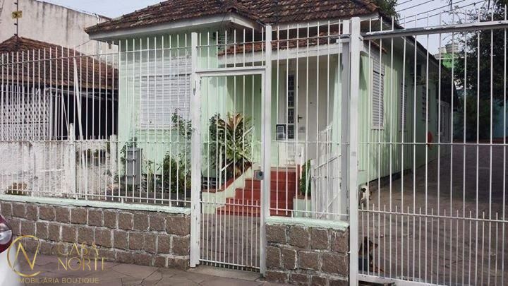 Casa à venda com 3 quartos, 492m², 1 suíte, 4 vagas, Rua São Sepé no bairro Vila Jardim em Porto Alegre