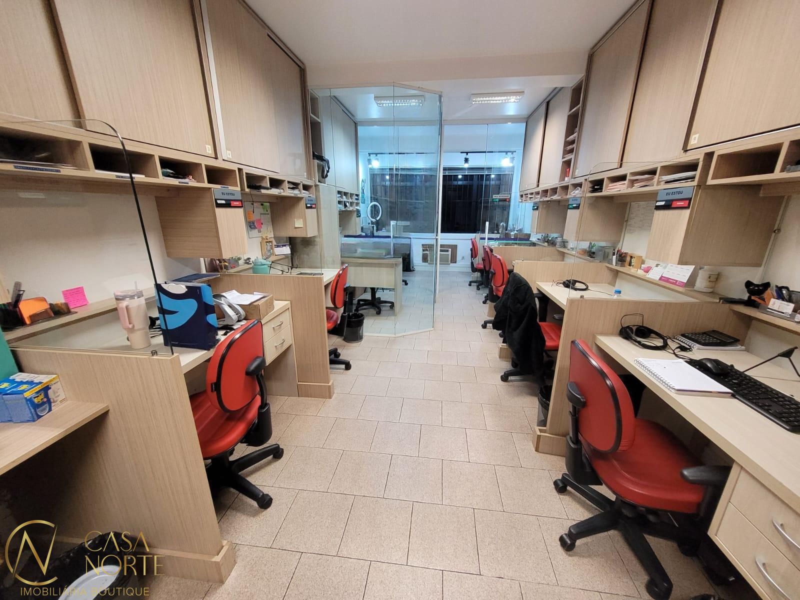 Sala Comercial à venda com 1 quarto, 42m², Rua Sport Club São José no bairro Passo da Areia em Porto Alegre