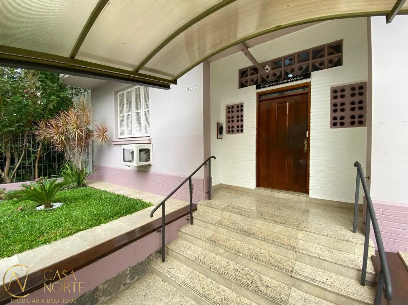Apartamento à venda com 1 quarto, 47m², Rua General Neto no bairro Floresta em Porto Alegre