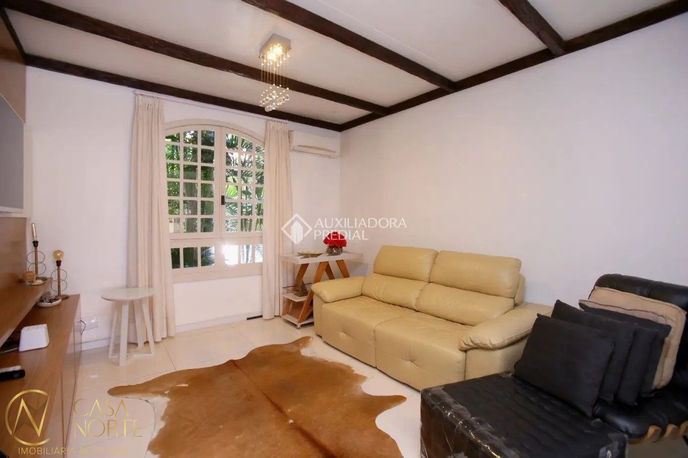 Casa de Condomínio à venda com 3 quartos, 197m², 1 suíte, 2 vagas, Avenida Cai no bairro Cristal em Porto Alegre