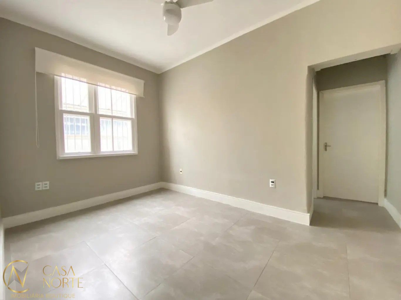 Apartamento à venda com 1 quarto, 47m², Rua General Neto no bairro Floresta em Porto Alegre