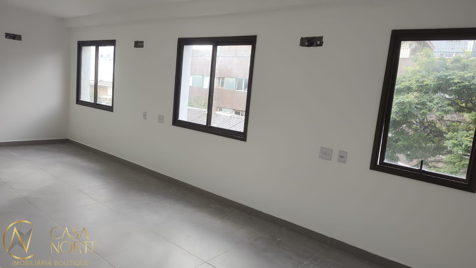Sala Comercial à venda com 1 quarto, 34m², 1 vaga, Rua Coronel Paulino Teixeira no bairro Rio Branco em Porto Alegre