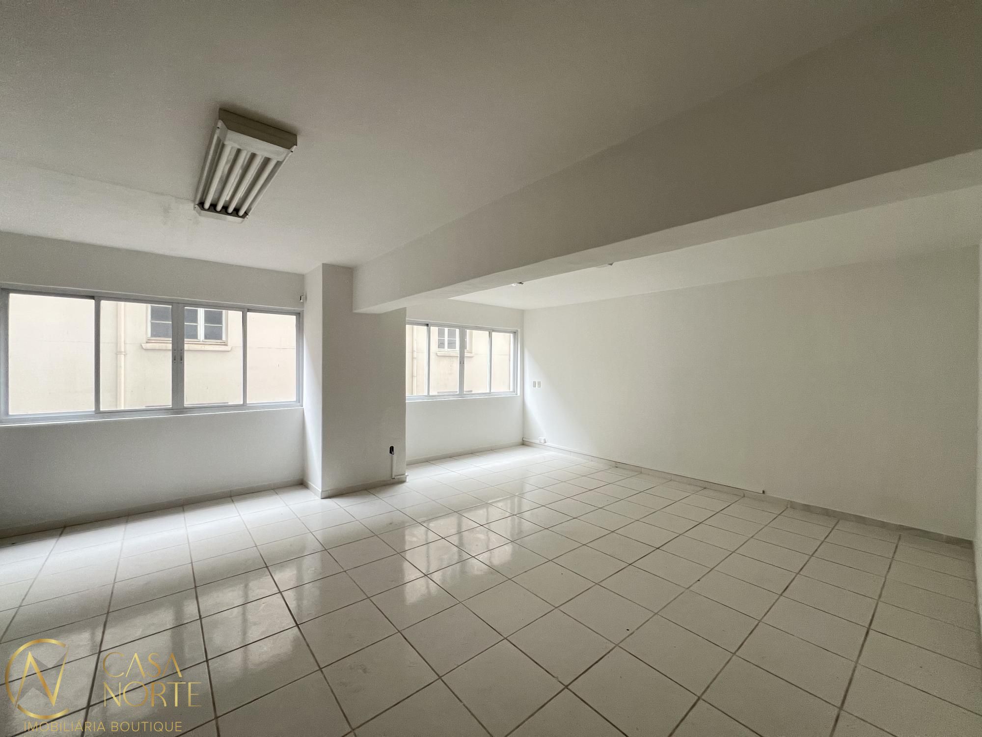 Sala Comercial à venda com 1 quarto, 107m², Travessa Francisco de Leonardo Truda no bairro Centro Histórico em Porto Alegre