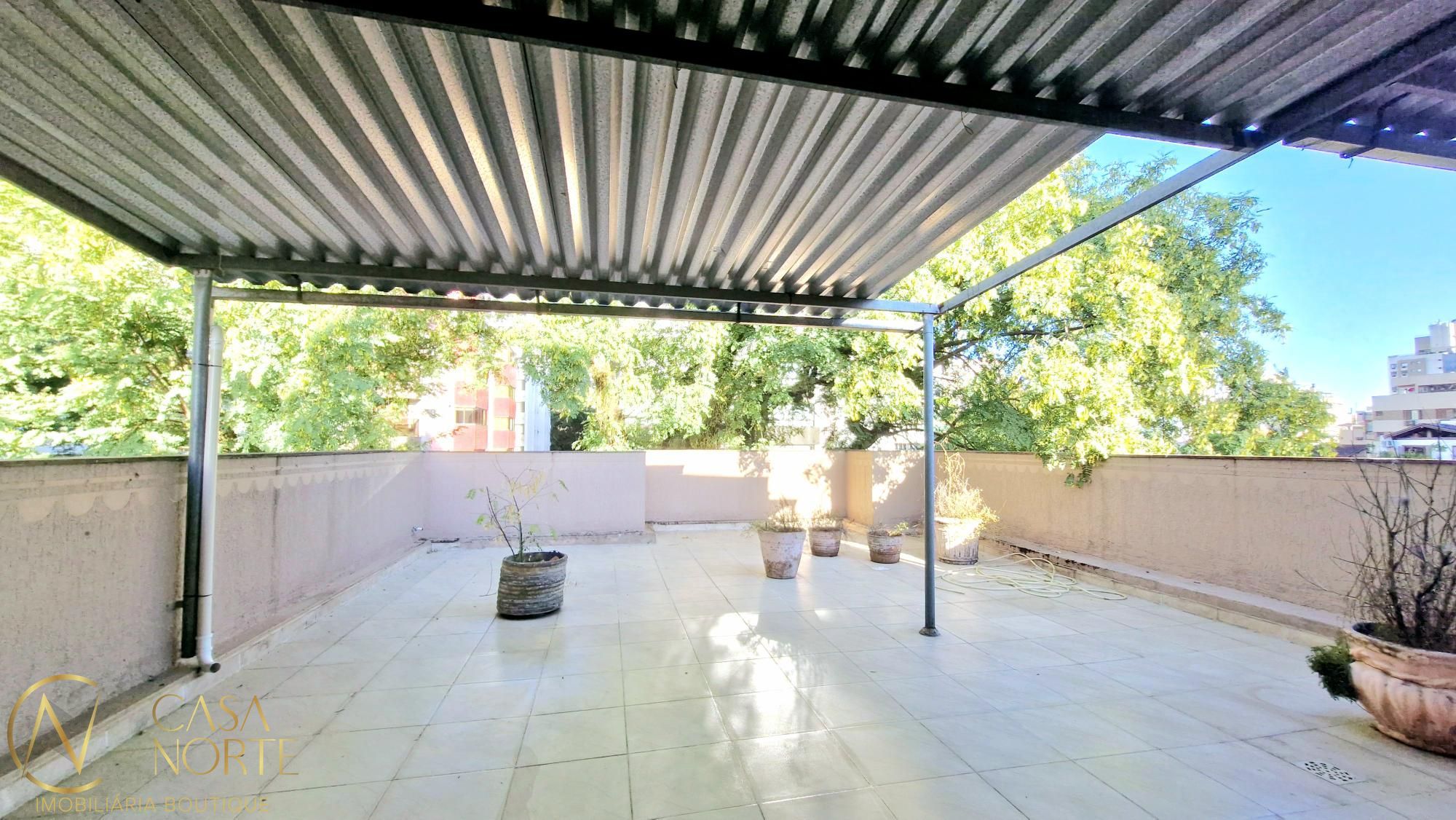 Cobertura à venda com 3 quartos, 225m², 1 suíte, 2 vagas, Avenida Lageado no bairro Petrópolis em Porto Alegre