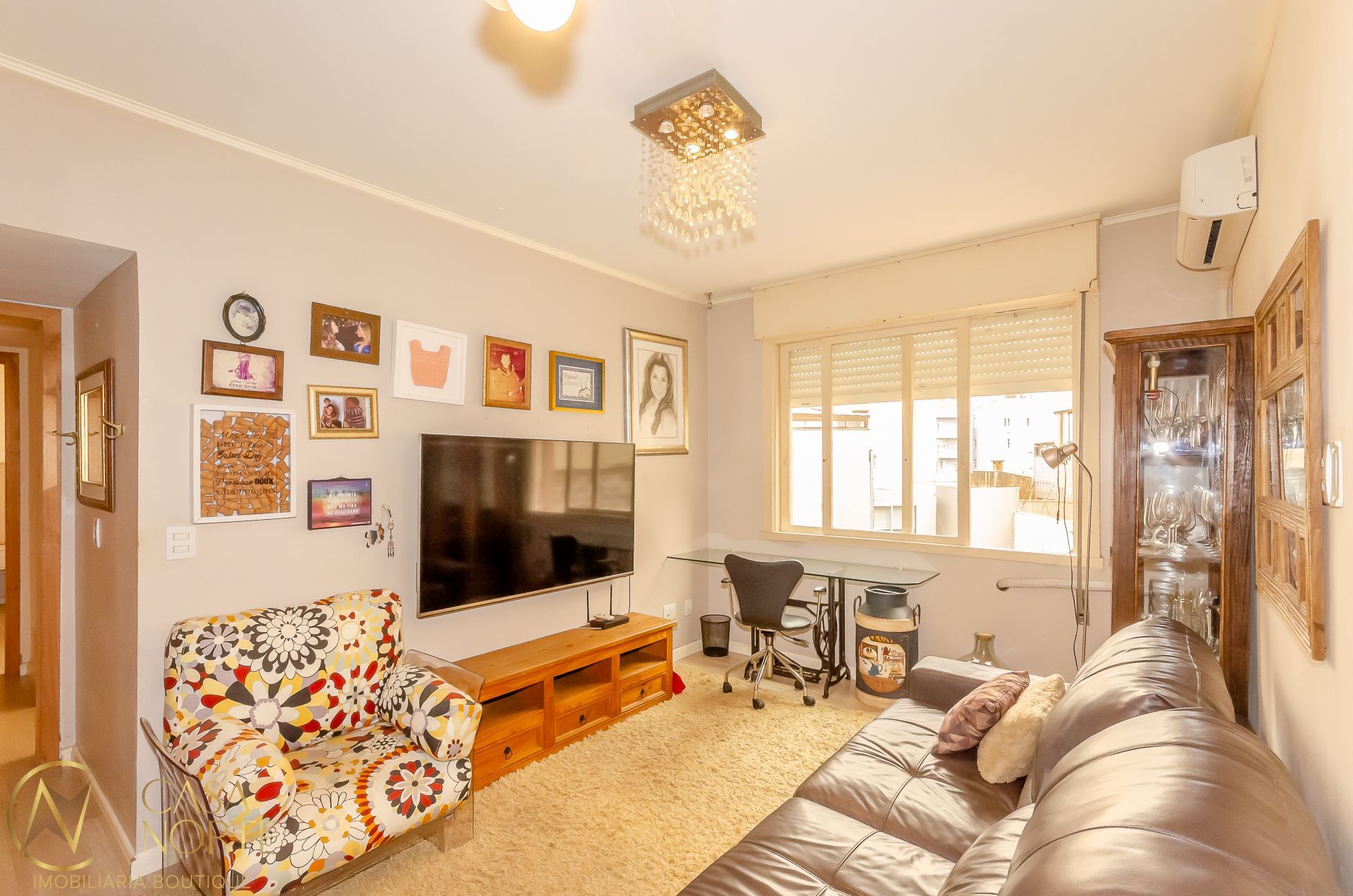 Apartamento à venda com 2 quartos, 72m², 1 vaga, Rua João Guimarães no bairro Santa Cecília em Porto Alegre