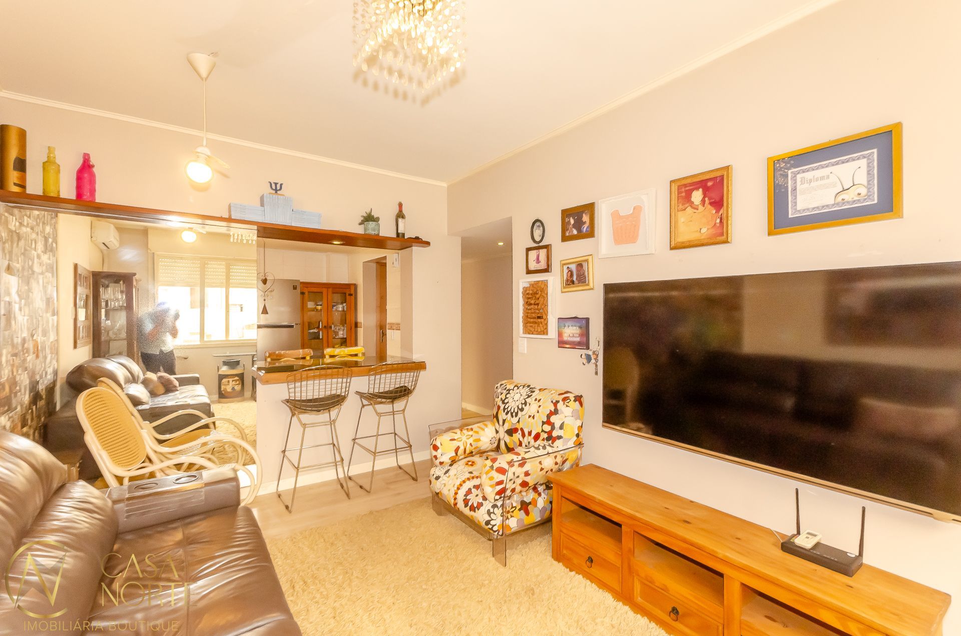Apartamento à venda com 2 quartos, 72m², 1 vaga, Rua João Guimarães no bairro Santa Cecília em Porto Alegre
