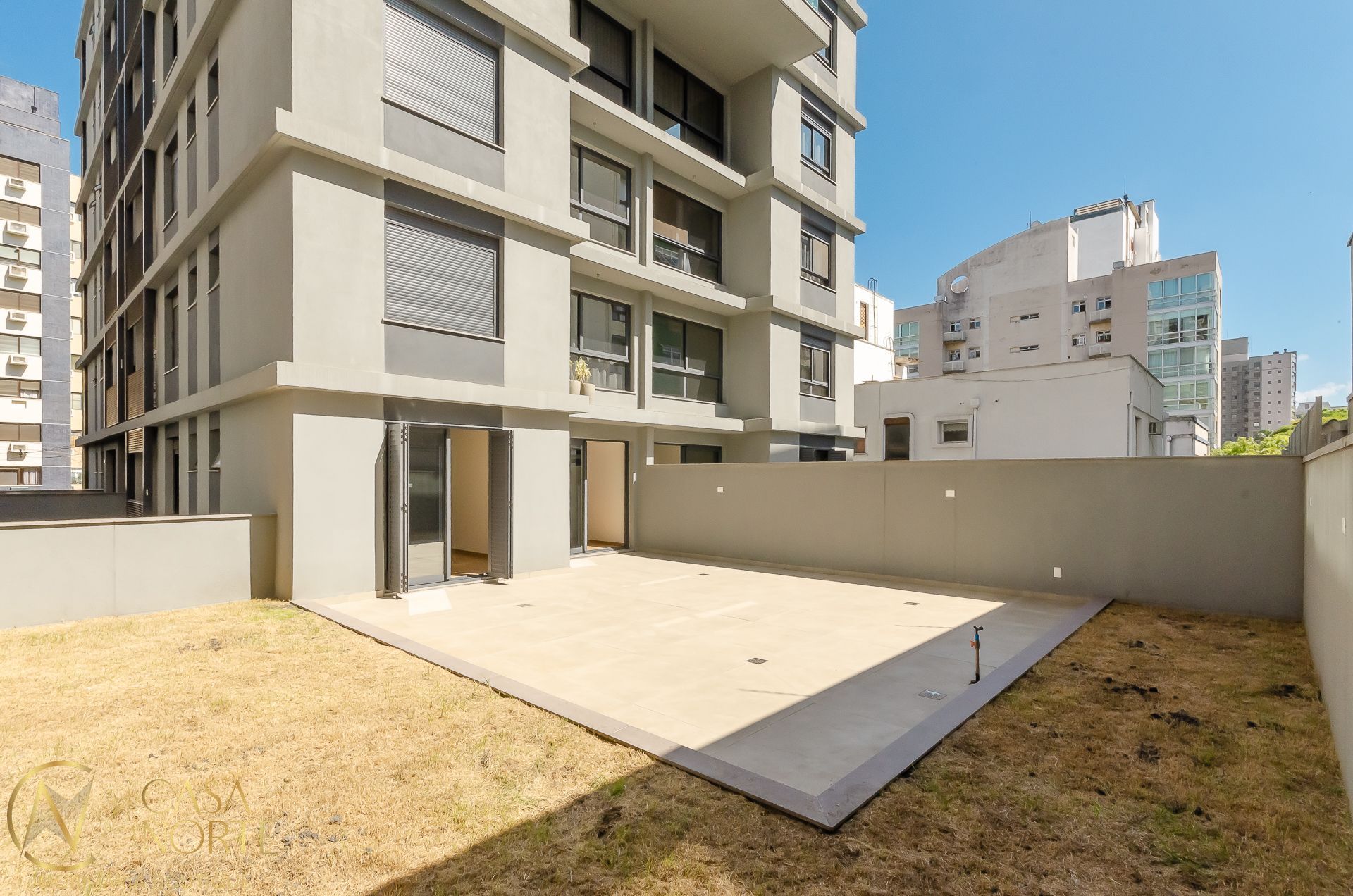 Apartamento Garden à venda com 2 quartos, 164m², 1 suíte, 2 vagas, Rua Eça de Queiroz no bairro Petrópolis em Porto Alegre