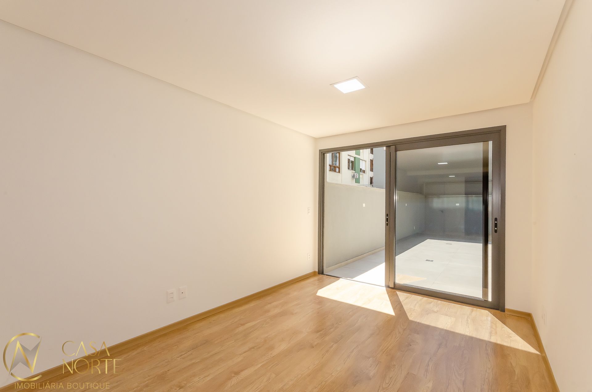 Apartamento Garden à venda com 2 quartos, 164m², 1 suíte, 2 vagas, Rua Eça de Queiroz no bairro Petrópolis em Porto Alegre