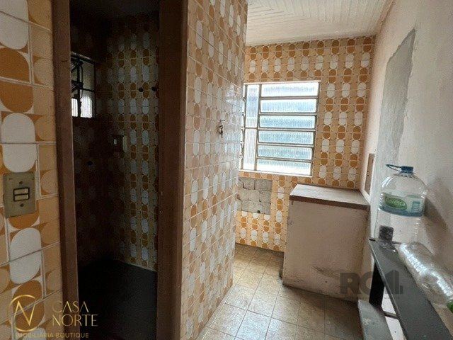 Casa à venda com 3 quartos, 280m², 3 vagas, Avenida Baltazar de Oliveira Garcia no bairro Costa e Silva em Porto Alegre