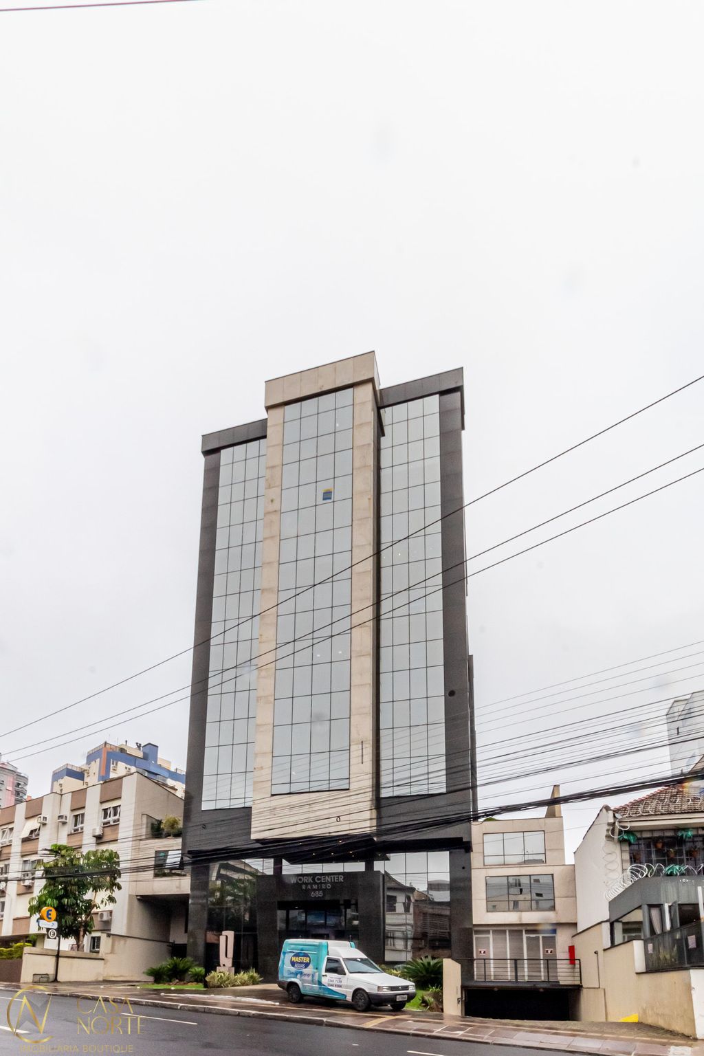 Sala Comercial à venda , 47m², 2 vagas, Ramiro Barcelos no bairro Floresta em Porto Alegre