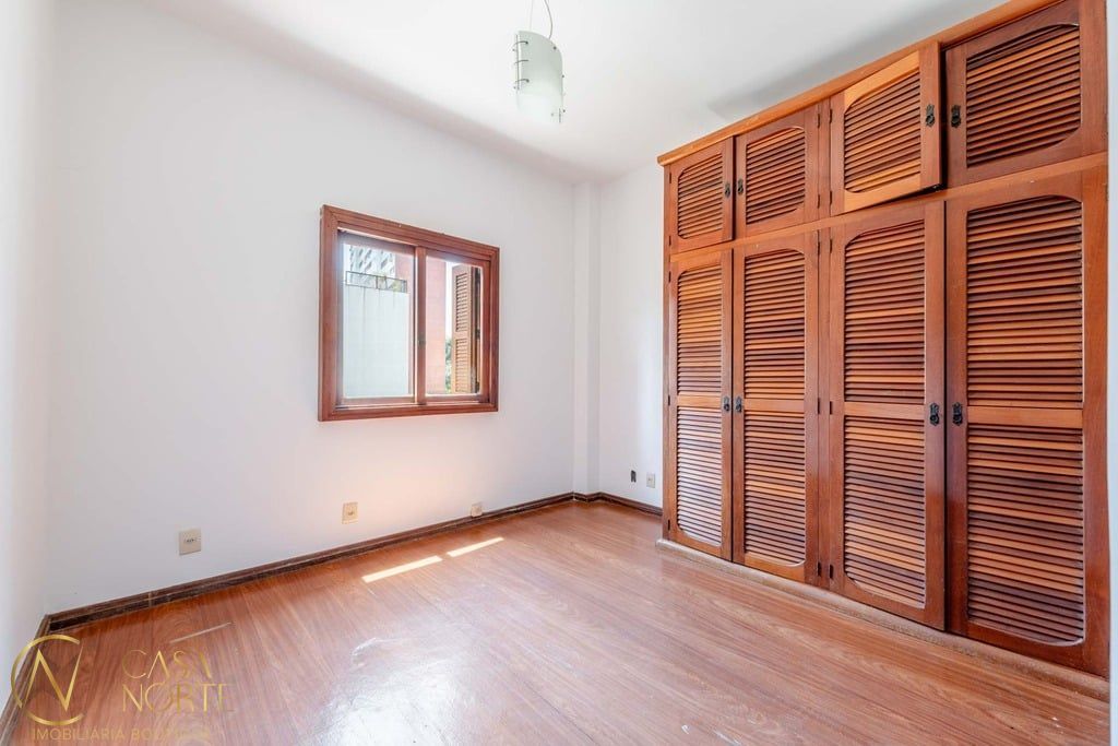 Cobertura à venda com 5 quartos, 449m², 2 suítes, 4 vagas, Doutor Tauphick Saadi no bairro Bela Vista em Porto Alegre