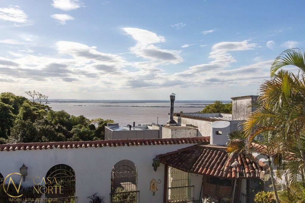 Casa à venda com 3 quartos, 580m², 1 suíte, 3 vagas, Silveiro no bairro Santa Tereza em Porto Alegre