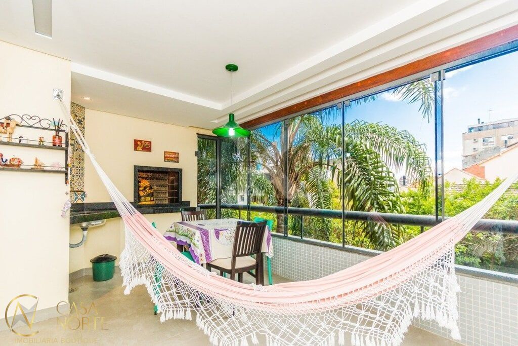 Apartamento à venda com 3 quartos, 132m², 1 suíte, 2 vagas, Pedro Chaves Barcelos no bairro Auxiliadora em Porto Alegre