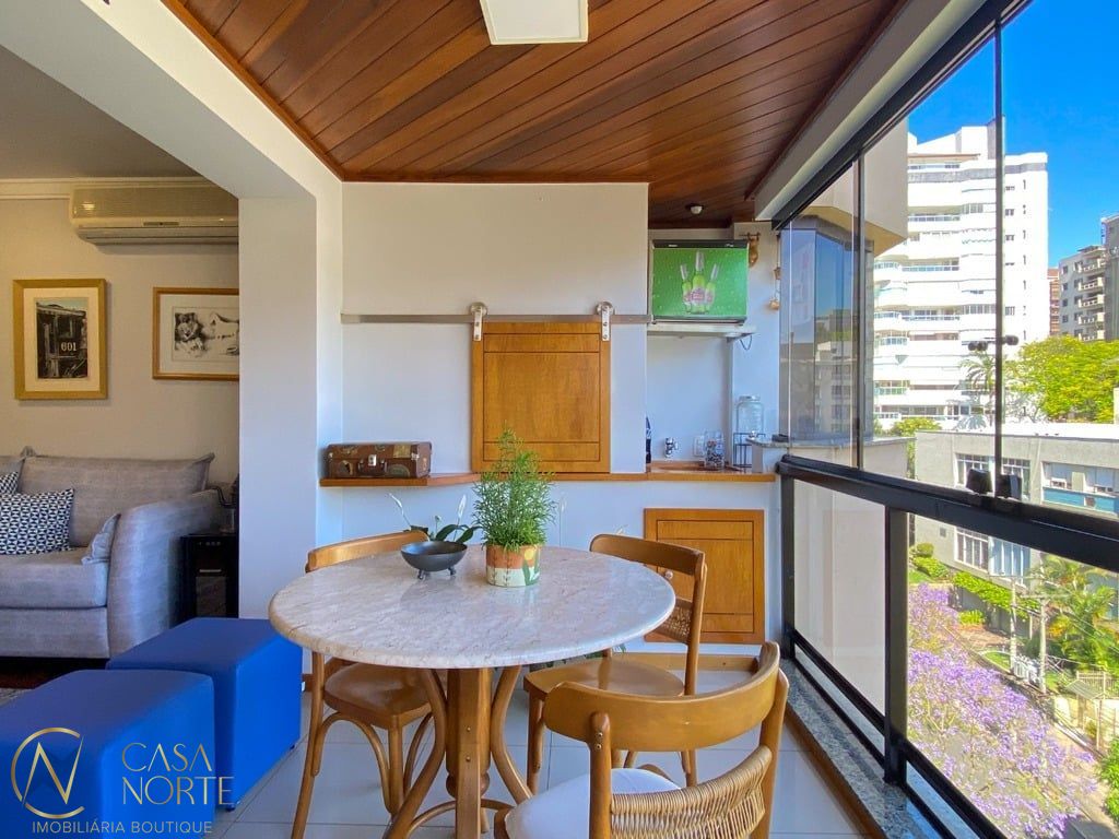 Apartamento à venda com 3 quartos, 140m², 1 suíte, 2 vagas, Dona Laura no bairro Rio Branco em Porto Alegre
