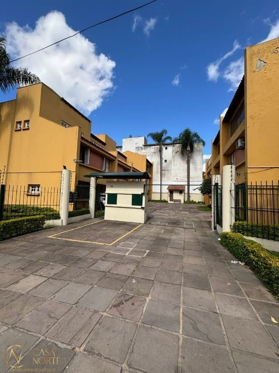 Casa à venda com 3 quartos, 166m², 1 suíte, 2 vagas, General Gomes Carneiro no bairro Medianeira em Porto Alegre