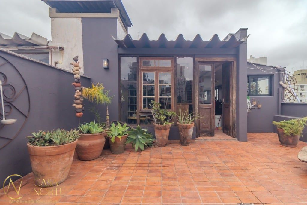 Cobertura à venda com 3 quartos, 191m², 1 suíte, 1 vaga, Marquês do Pombal no bairro Moinhos de Vento em Porto Alegre