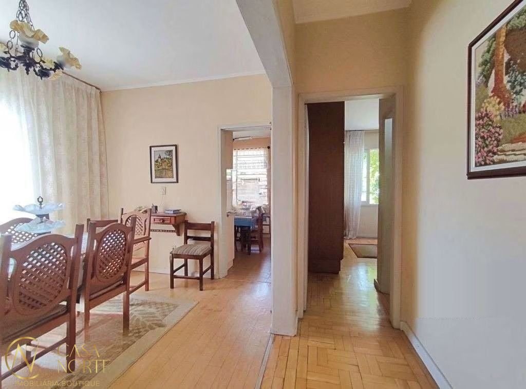 Casa à venda com 3 quartos, 155m², 1 suíte, 5 vagas, José Rodrigues da Fonseca no bairro Vila Ipiranga em Porto Alegre