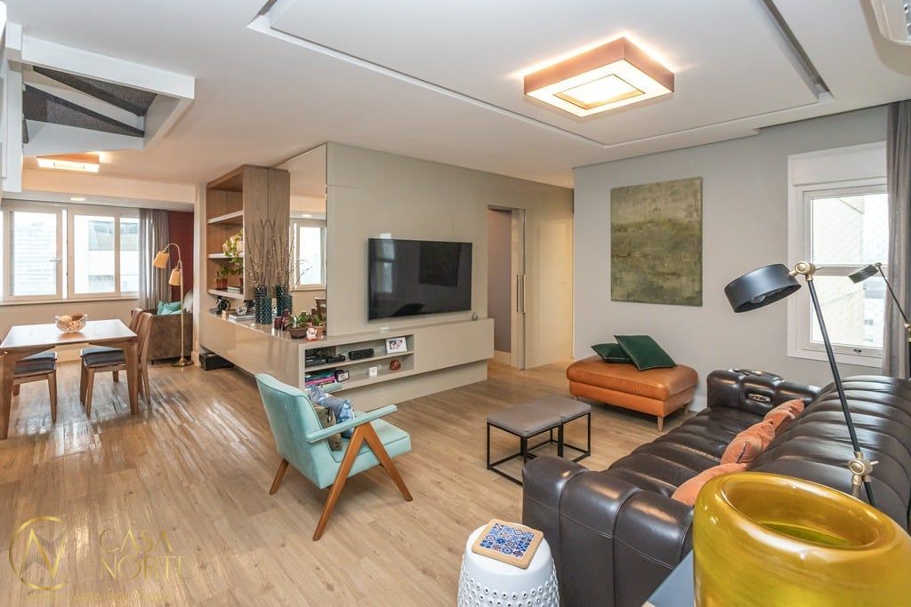 Cobertura à venda com 3 quartos, 220m², 1 suíte, 2 vagas, General Barreto Viana no bairro Chácara das Pedras em Porto Alegre