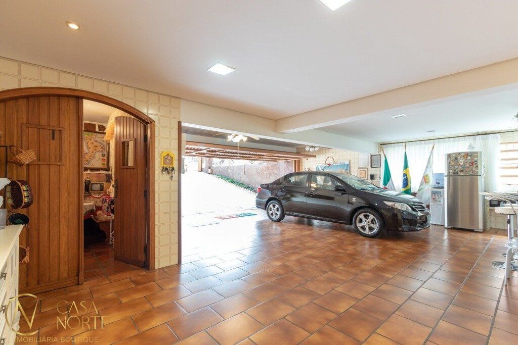 Casa à venda com 4 quartos, 725m², 1 suíte, 4 vagas, Cariri no bairro Vila Assunção em Porto Alegre