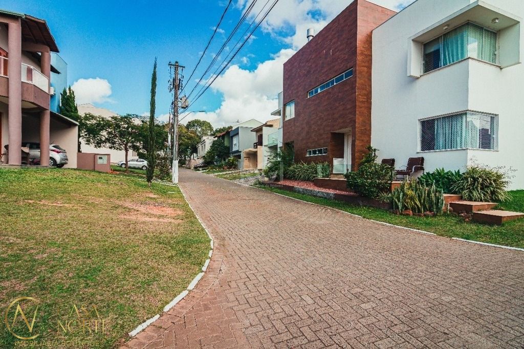 Casa de Condomínio à venda com 3 quartos, 140m², 1 suíte, 2 vagas, Deputado Hugo Mardini no bairro Passo das Pedras em Porto Alegre