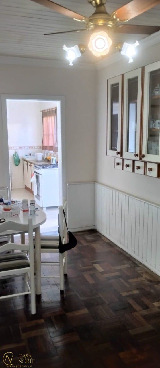 Casa à venda com 2 quartos, 78m², 6 vagas, Alberto Silva no bairro Vila Ipiranga em Porto Alegre