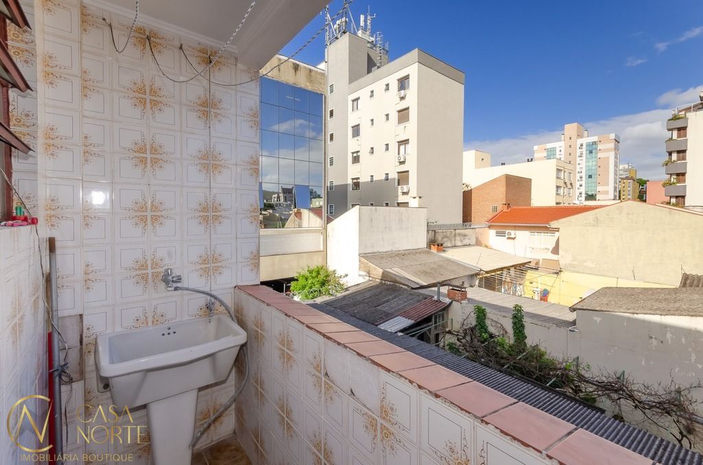 Apartamento à venda com 1 quarto, 43m², 1 vaga, Surupá no bairro Jardim Botânico em Porto Alegre