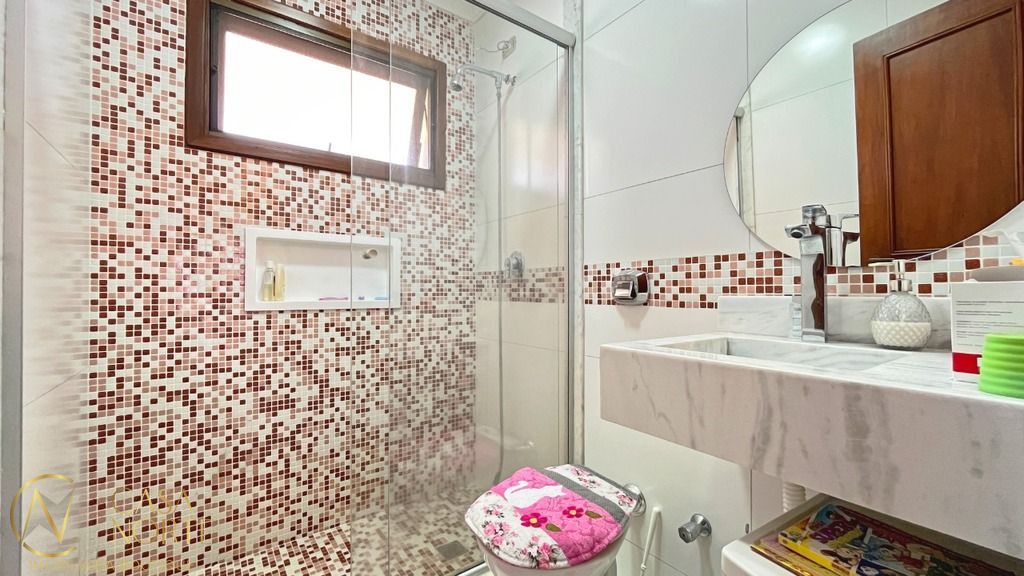Casa à venda com 3 quartos, 172m², 1 suíte, 2 vagas, São Caetano no bairro Teresópolis em Porto Alegre