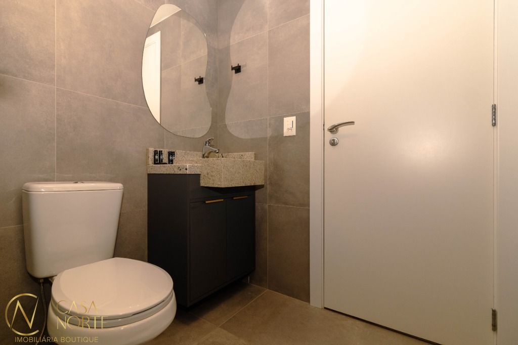 Apartamento à venda com 1 quarto, 28m², 1 suíte, 1 vaga, Tenente Coronel Fabricio Pillar no bairro Mont Serrat em Porto Alegre
