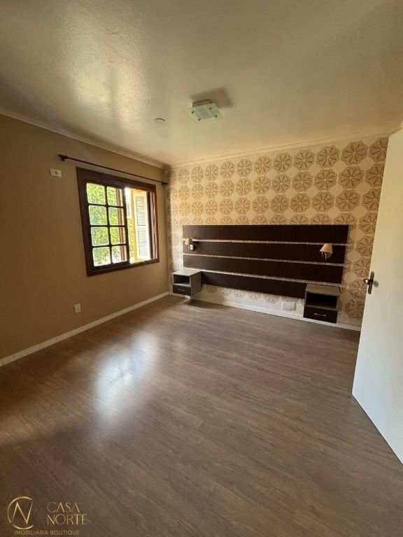 Casa à venda com 3 quartos, 166m², 1 suíte, 2 vagas, General Gomes Carneiro no bairro Medianeira em Porto Alegre