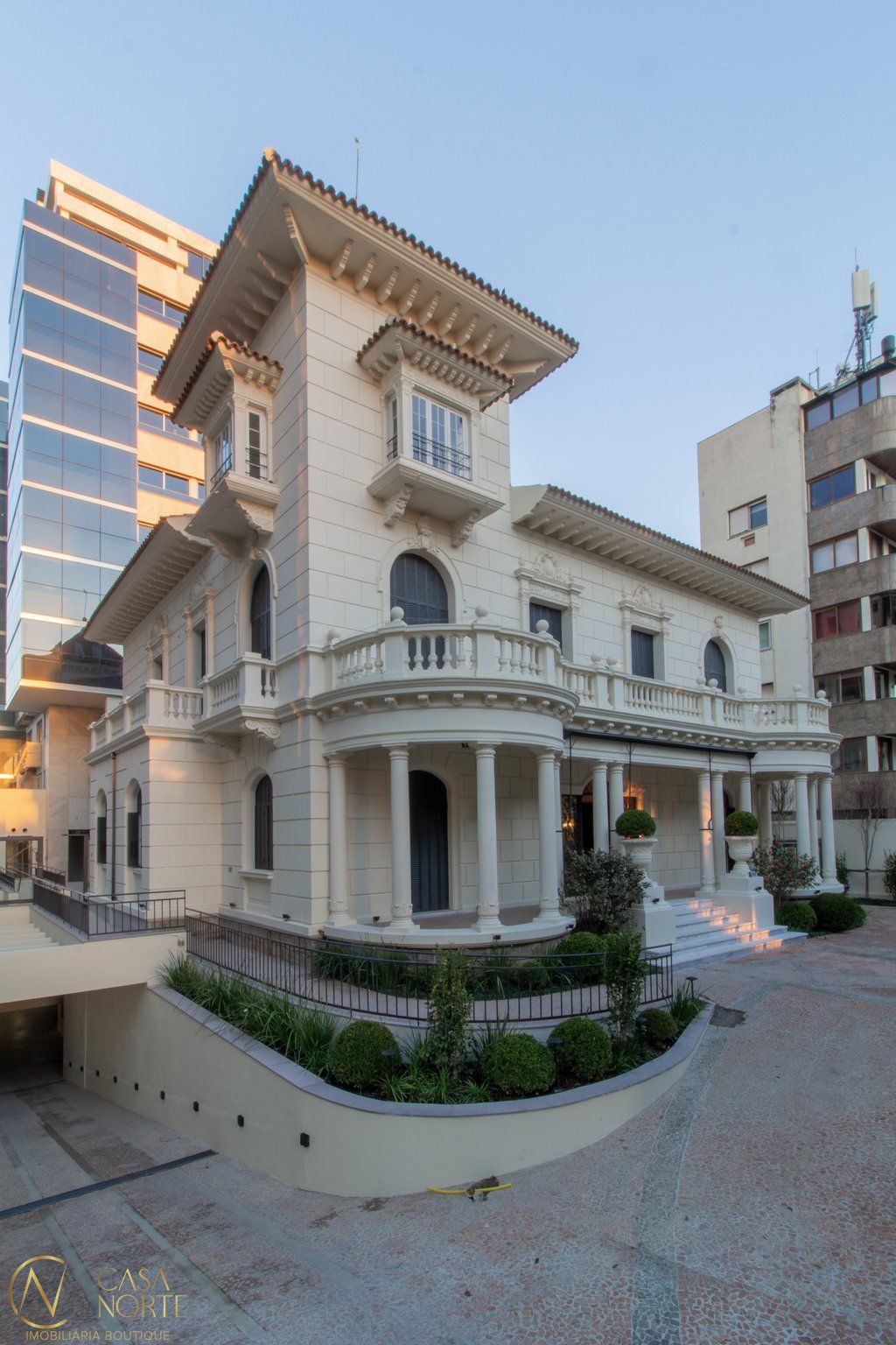Apartamento à venda com 2 quartos, 85m², 2 suítes, 1 vaga, Santo Inácio no bairro Moinhos de Vento em Porto Alegre