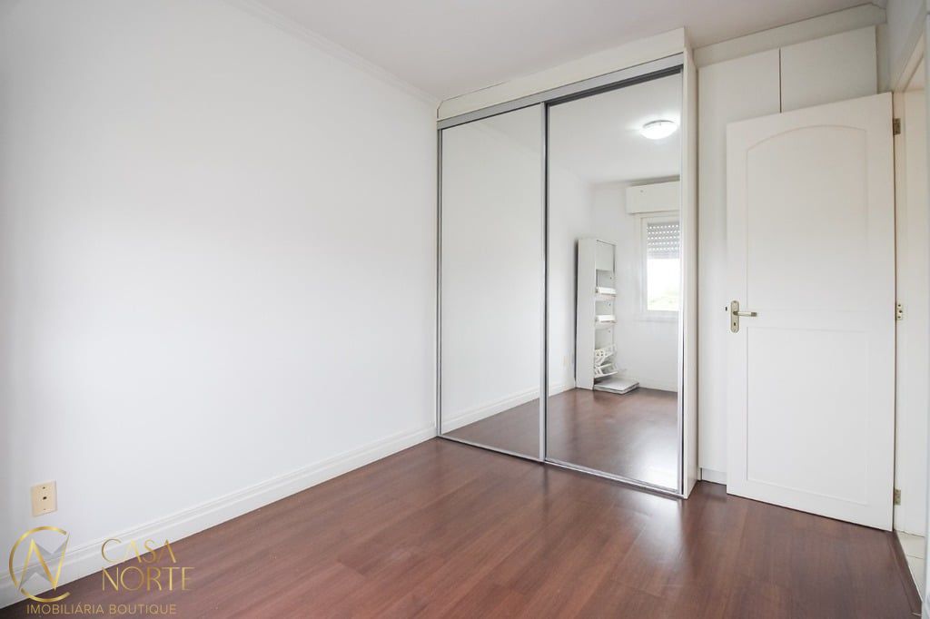 Apartamento à venda com 2 quartos, 58m², 1 vaga, General Barreto Viana no bairro Chácara das Pedras em Porto Alegre