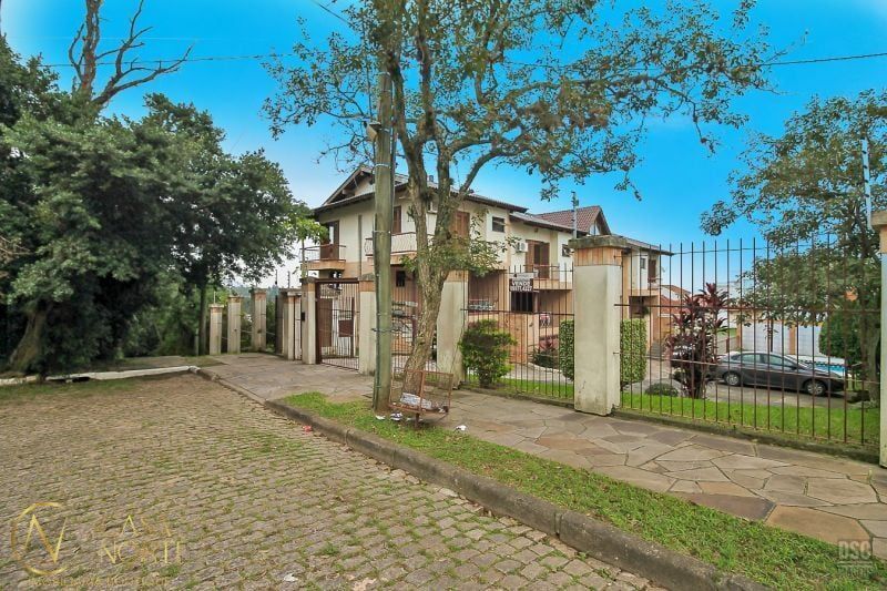 Casa à venda com 3 quartos, 183m², 1 suíte, 3 vagas, Egon Renner no bairro Ipanema em Porto Alegre