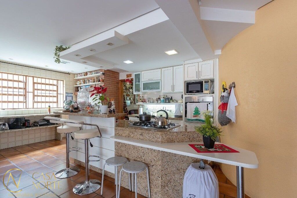 Casa à venda com 4 quartos, 725m², 1 suíte, 4 vagas, Cariri no bairro Vila Assunção em Porto Alegre