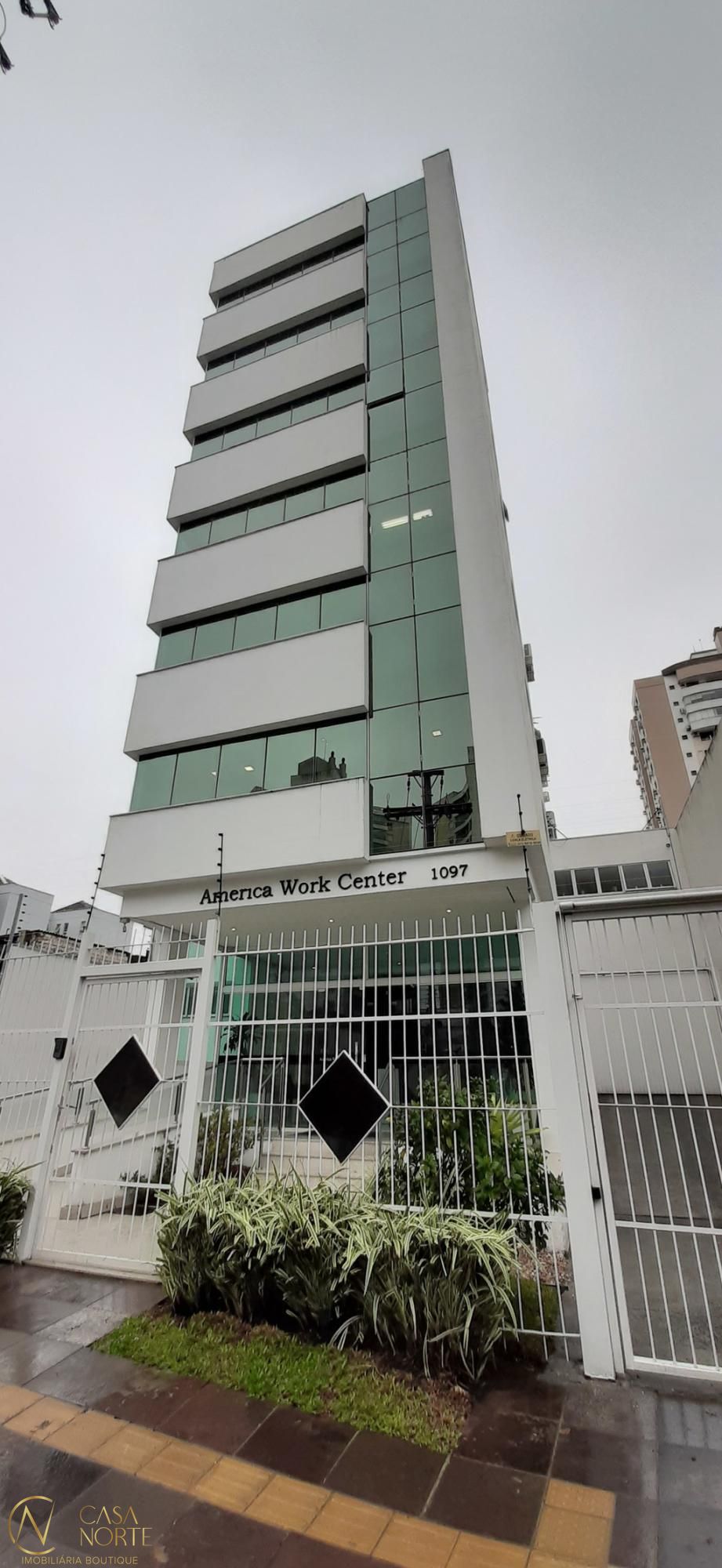 Sala Comercial à venda , 33m², 1 vaga, Visconde do Herval no bairro Menino Deus em Porto Alegre
