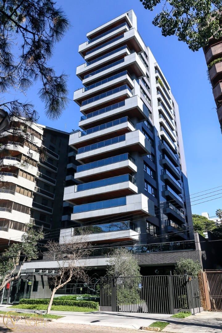 Apartamento Garden à venda com 4 quartos, 327m², 4 suítes, 4 vagas, Comendador Caminha no bairro Moinhos de Vento em Porto Alegre