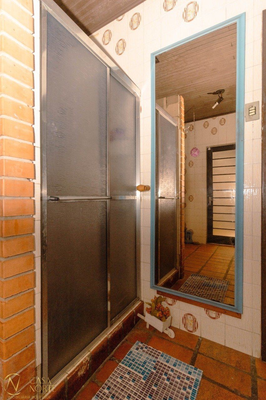 Casa à venda com 3 quartos, 130m², 2 vagas, Lima e Silva no bairro Cidade Baixa em Porto Alegre
