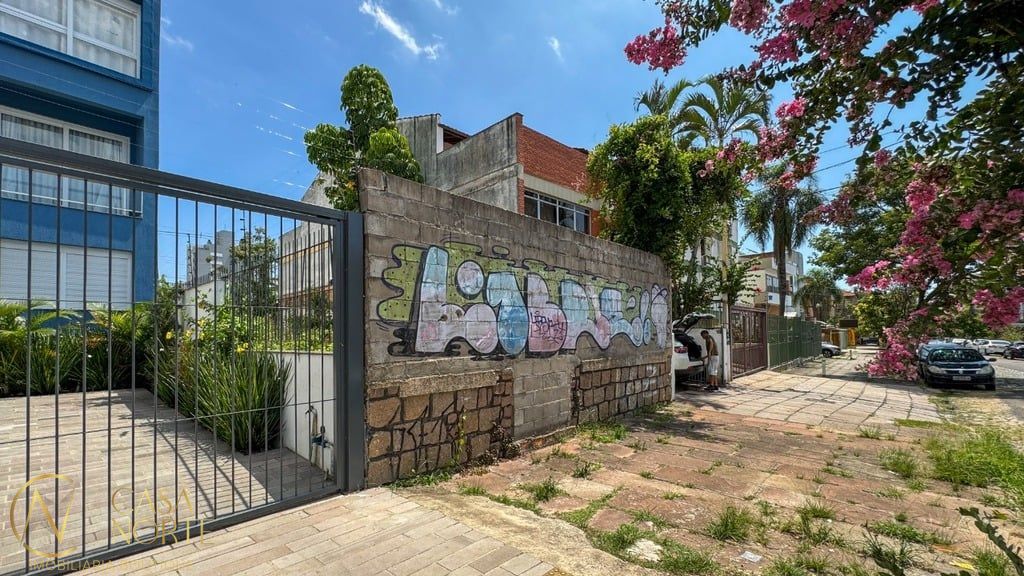 Terreno à venda , 241m², Buarque de Macedo no bairro São Geraldo em Porto Alegre