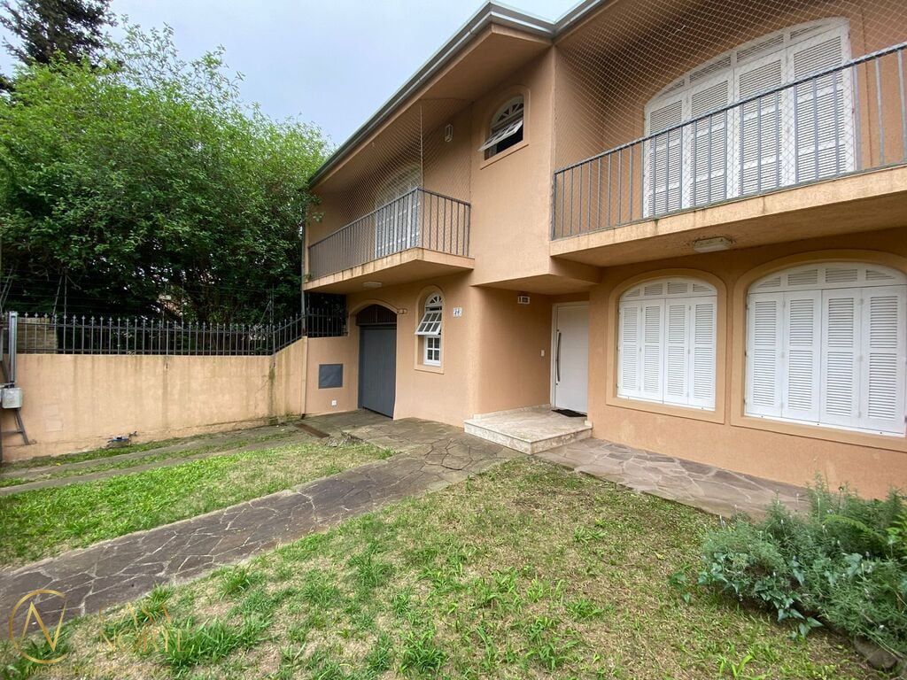 Casa à venda com 4 quartos, 265m², 2 suítes, 4 vagas, Licínio Cardoso no bairro Chácara das Pedras em Porto Alegre