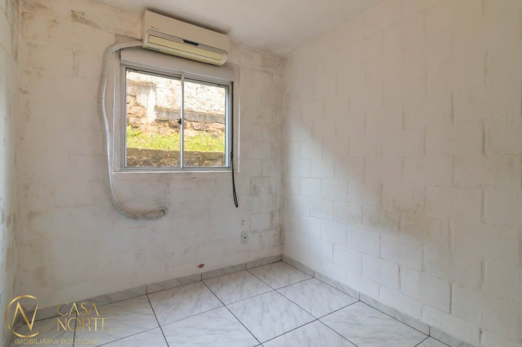 Apartamento à venda com 2 quartos, 40m², 1 vaga, João de Oliveira Remião no bairro Agronomia em Porto Alegre