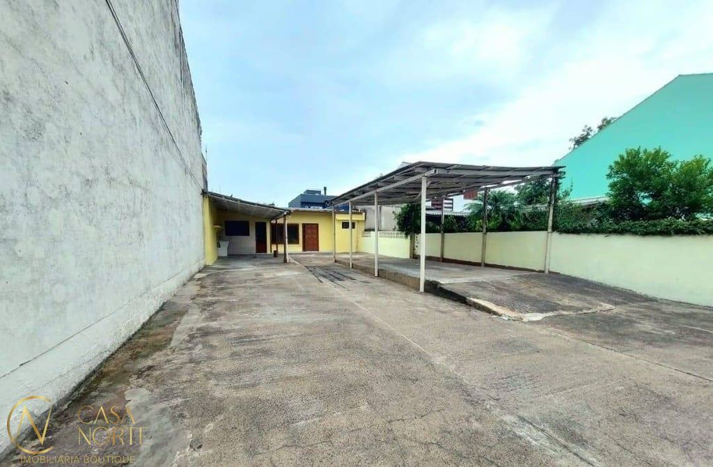 Casa à venda com 3 quartos, 74m², 10 vagas, Vinte e um de Abril no bairro Sarandi em Porto Alegre