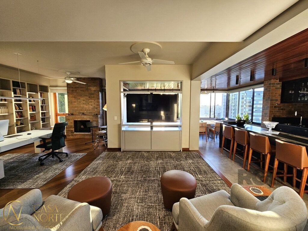Apartamento à venda com 3 quartos, 166m², 1 suíte, 3 vagas, Carlos Von Koseritz no bairro São João em Porto Alegre