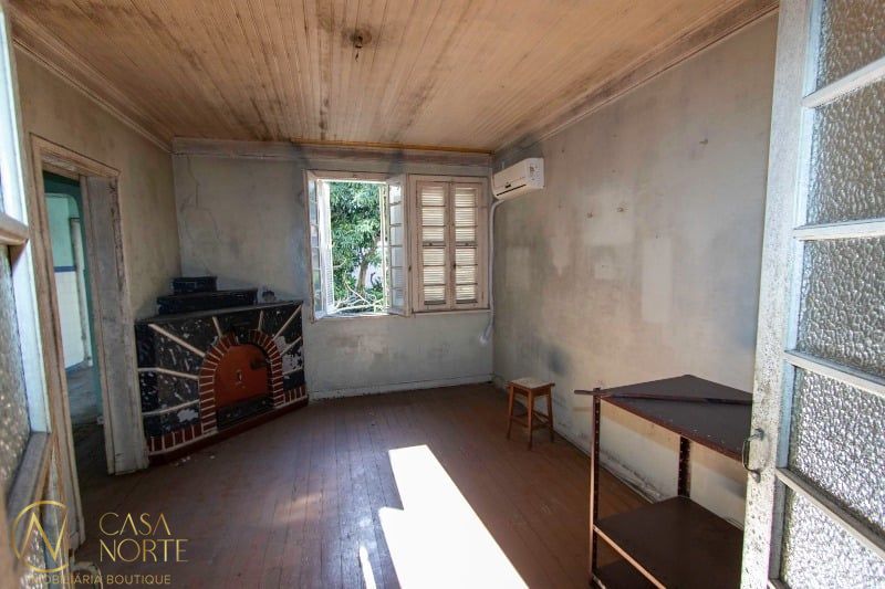 Casa à venda com 5 quartos, 144m², Tiradentes no bairro Independência em Porto Alegre