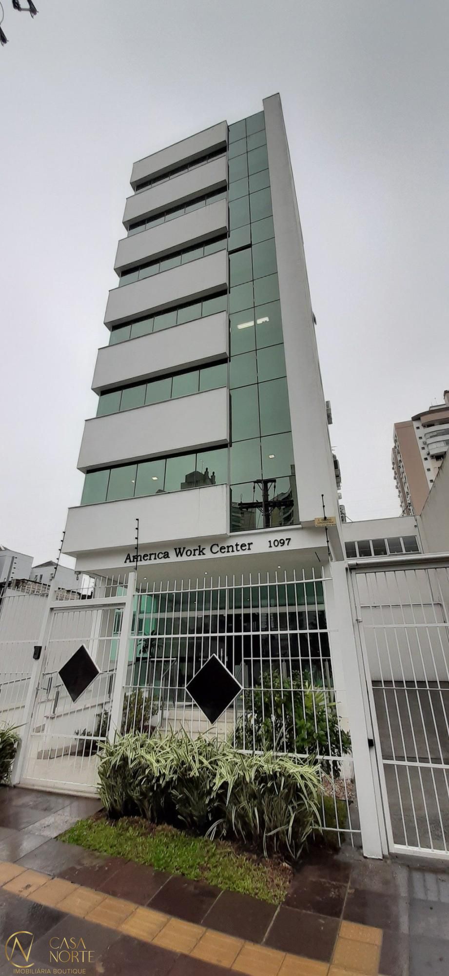 Sala Comercial à venda , 182m², 5 vagas, Visconde do Herval no bairro Menino Deus em Porto Alegre