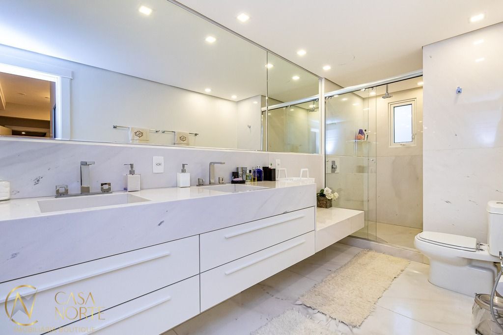 Apartamento à venda com 3 quartos, 223m², 3 suítes, 3 vagas, Cel. Bordini no bairro Bela Vista em Porto Alegre