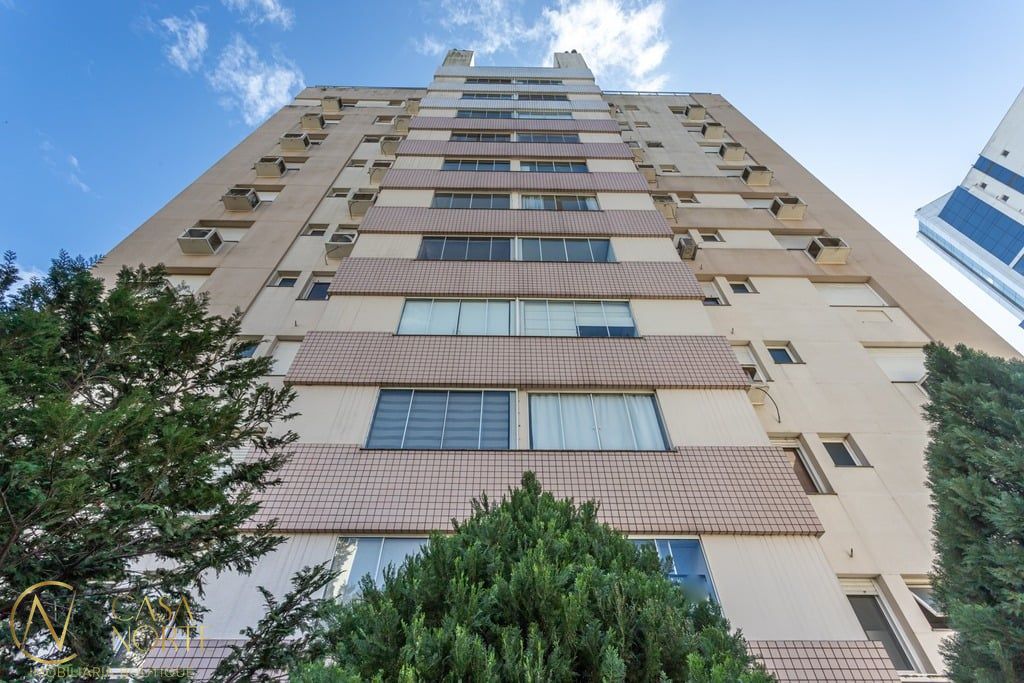 Cobertura à venda com 3 quartos, 240m², 1 suíte, 2 vagas, General Barreto Viana no bairro Chácara das Pedras em Porto Alegre