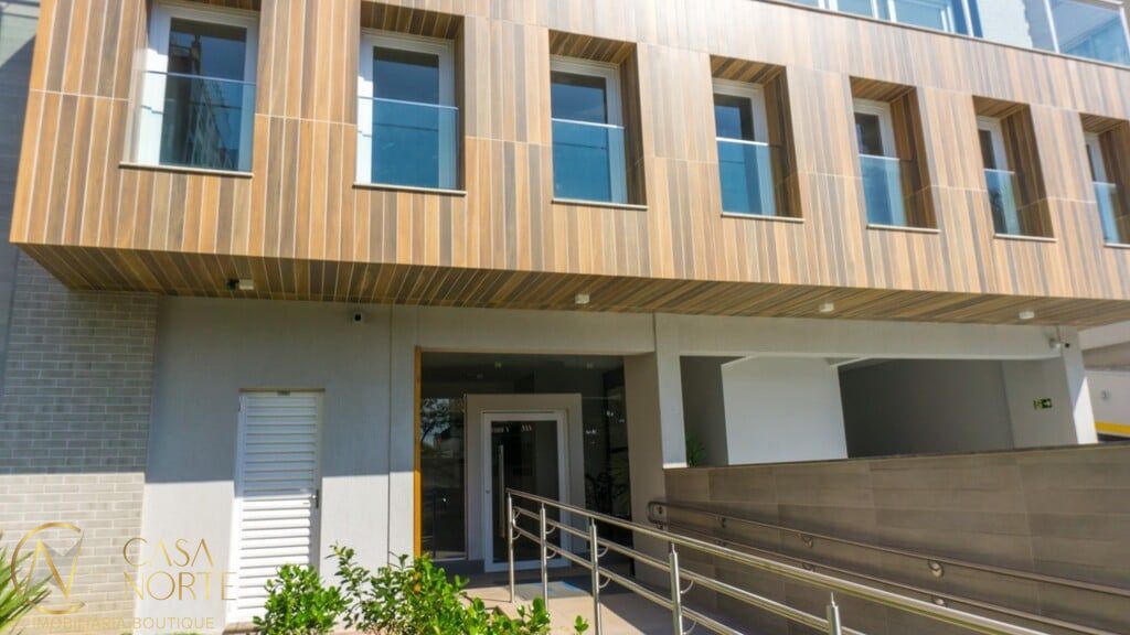 Apartamento à venda com 1 quarto, 53m², 1 suíte, 2 vagas, Emílio de Menezes no bairro Três Figueiras em Porto Alegre