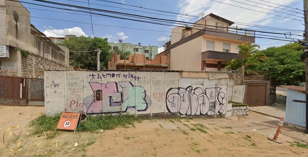 Terreno à venda , 370m², Matias José Bin no bairro Chácara das Pedras em Porto Alegre