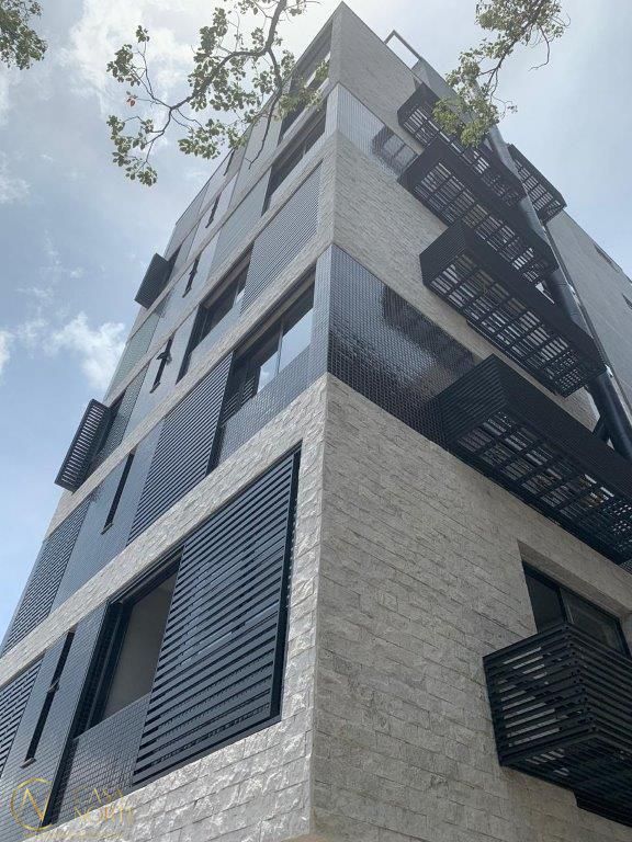 Duplex à venda com 3 quartos, 100m², 2 suítes, 2 vagas, José Scutari no bairro Boa Vista em Porto Alegre