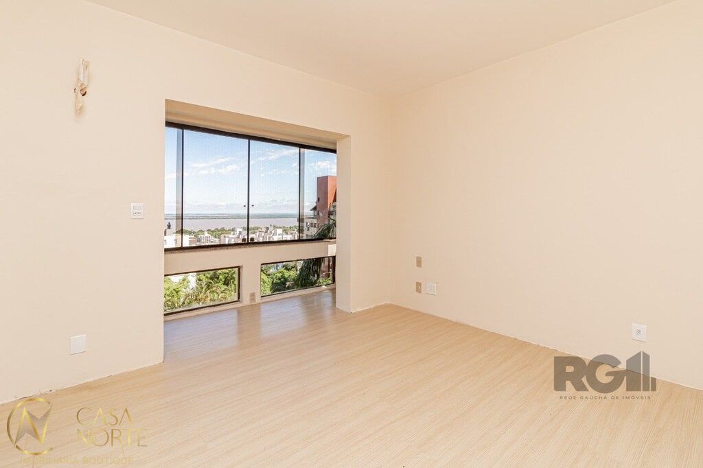 Apartamento à venda com 3 quartos, 118m², 1 suíte, 1 vaga, Barão de Cerro Largo no bairro Menino Deus em Porto Alegre